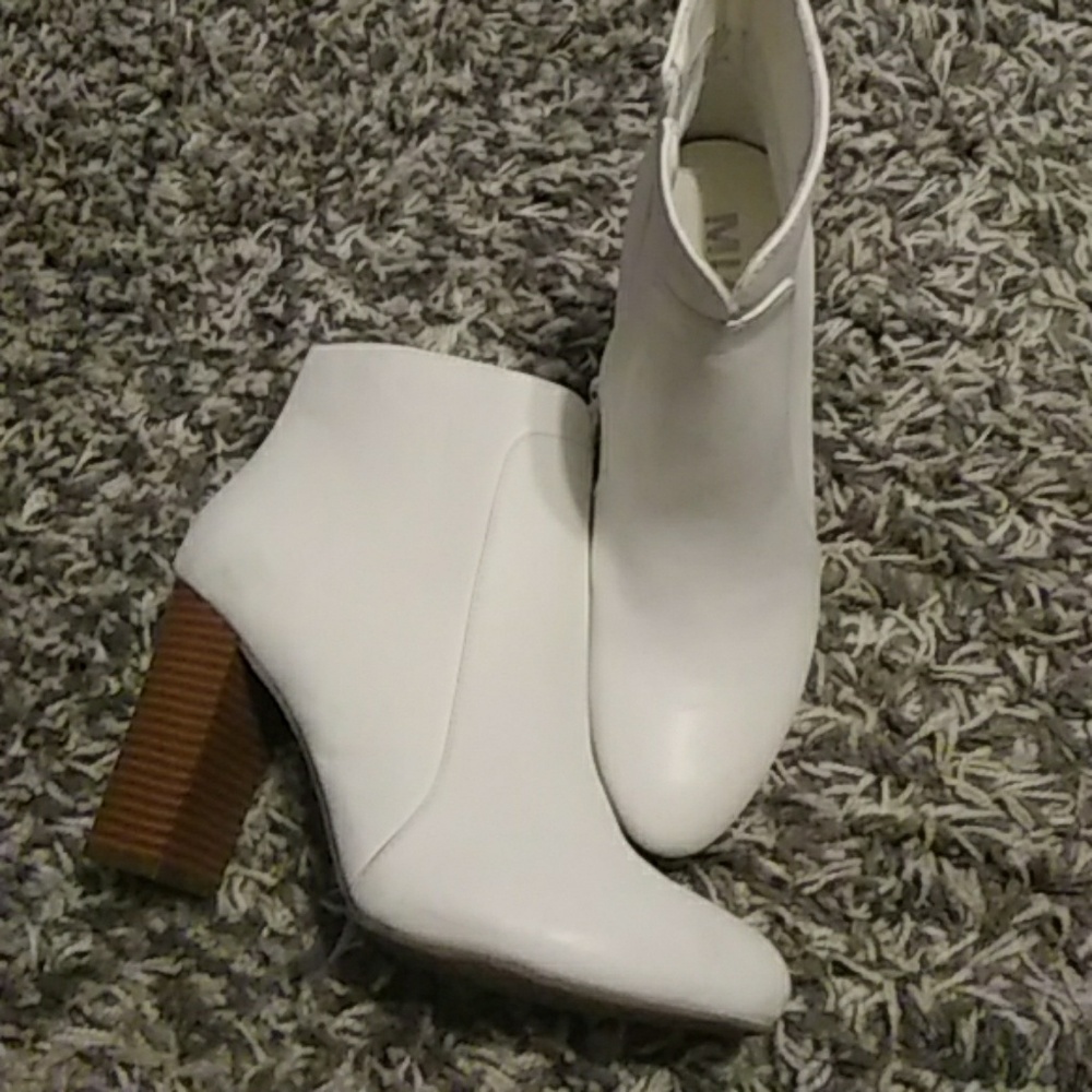 NEW White ankle booties